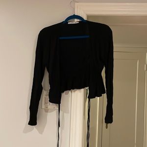 Cute black long sleeve crop top